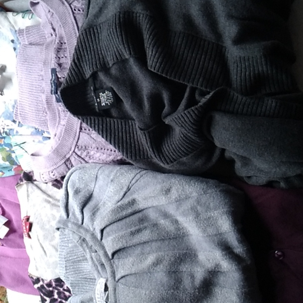 8 pk bundle sweaters size medium